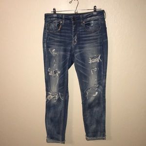American Eagle Outfitter tomgirl ripped jeans